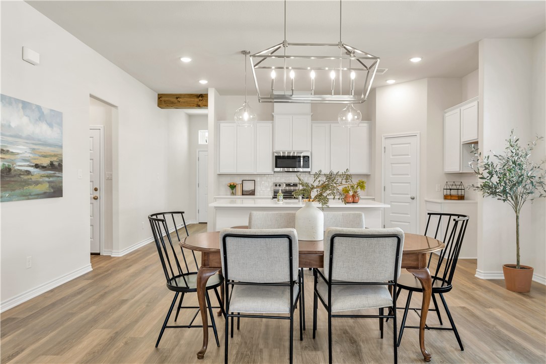 3520 Pointe Du Hoc Drive Bryan, TX 77808 - Photo 12 of 40 Dining area