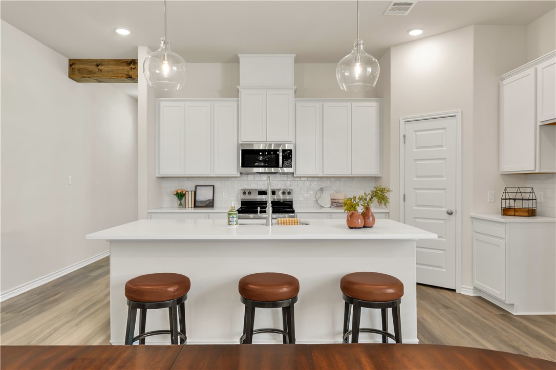 3520 Pointe Du Hoc Drive Bryan, TX 77808 - Photo 14 of 40 Kitchen