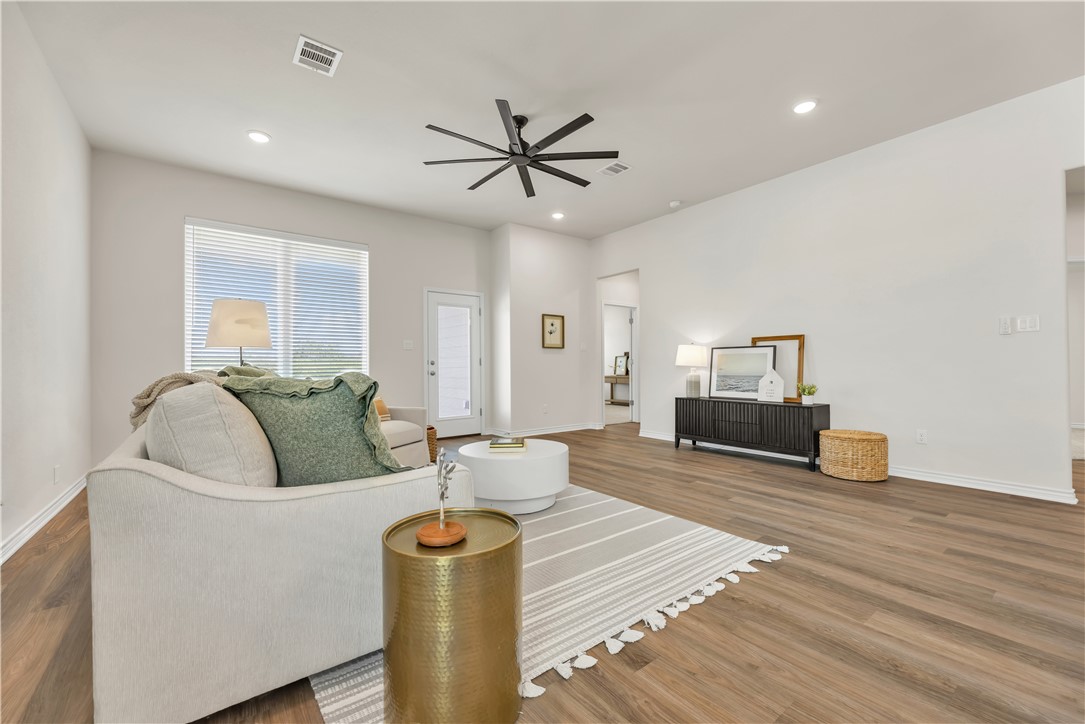 3520 Pointe Du Hoc Drive Bryan, TX 77808 - Photo 17 of 40 Living