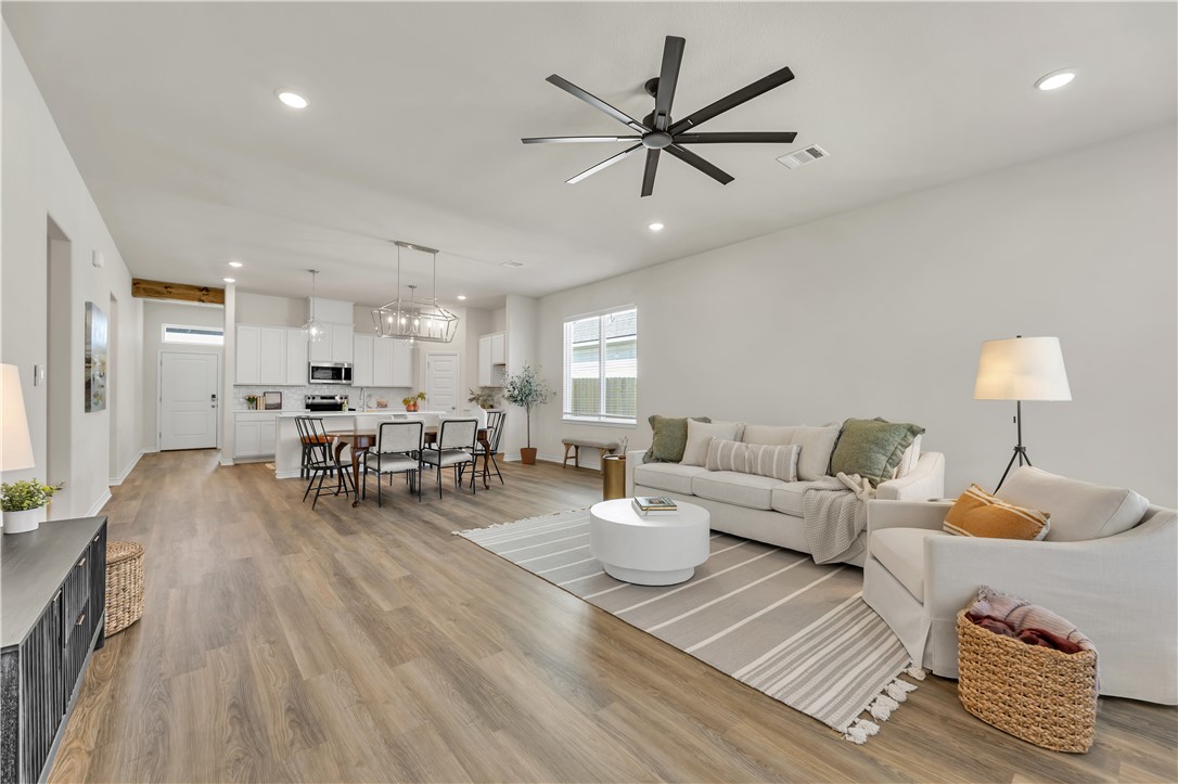 3520 Pointe Du Hoc Drive Bryan, TX 77808 - Photo 19 of 40 Living