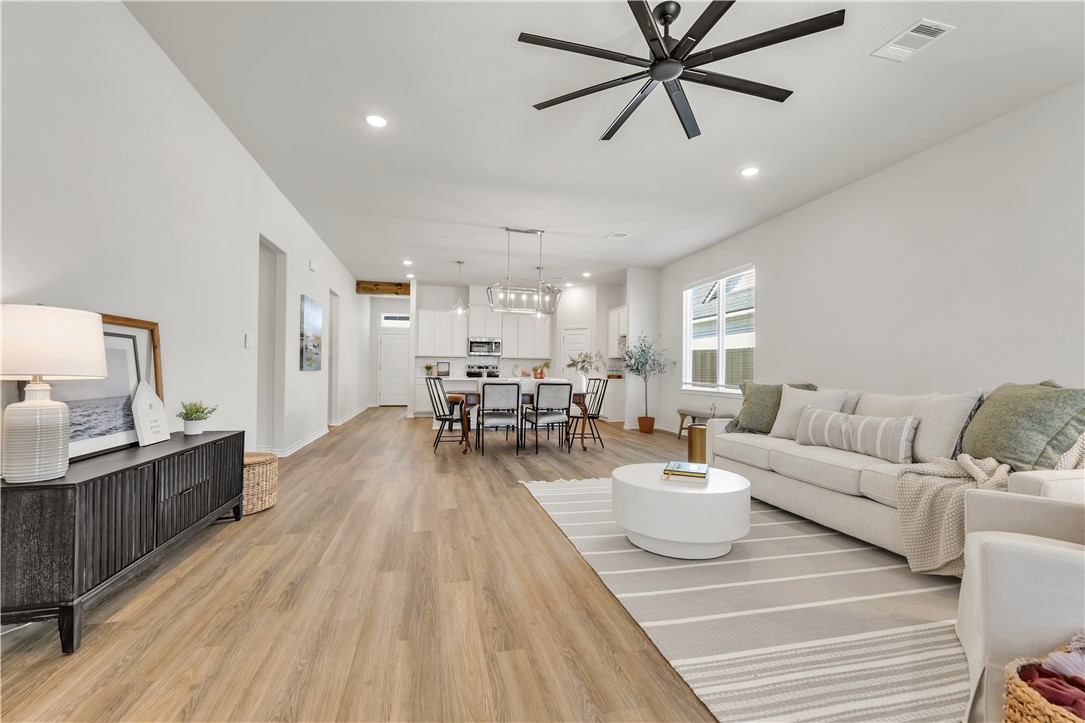 3520 Pointe Du Hoc Drive Bryan, TX 77808 - Photo 20 of 40 Living