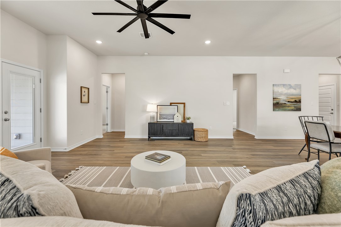 3520 Pointe Du Hoc Drive Bryan, TX 77808 - Photo 22 of 40 Living