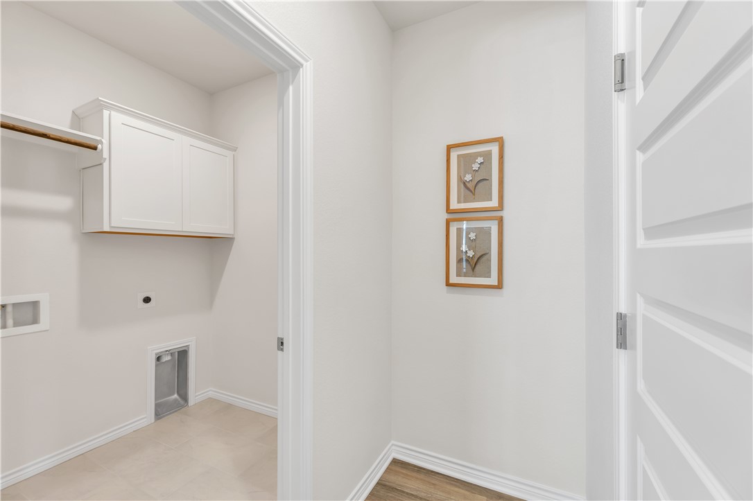 3520 Pointe Du Hoc Drive Bryan, TX 77808 - Photo 31 of 40 Mudroom / laundry