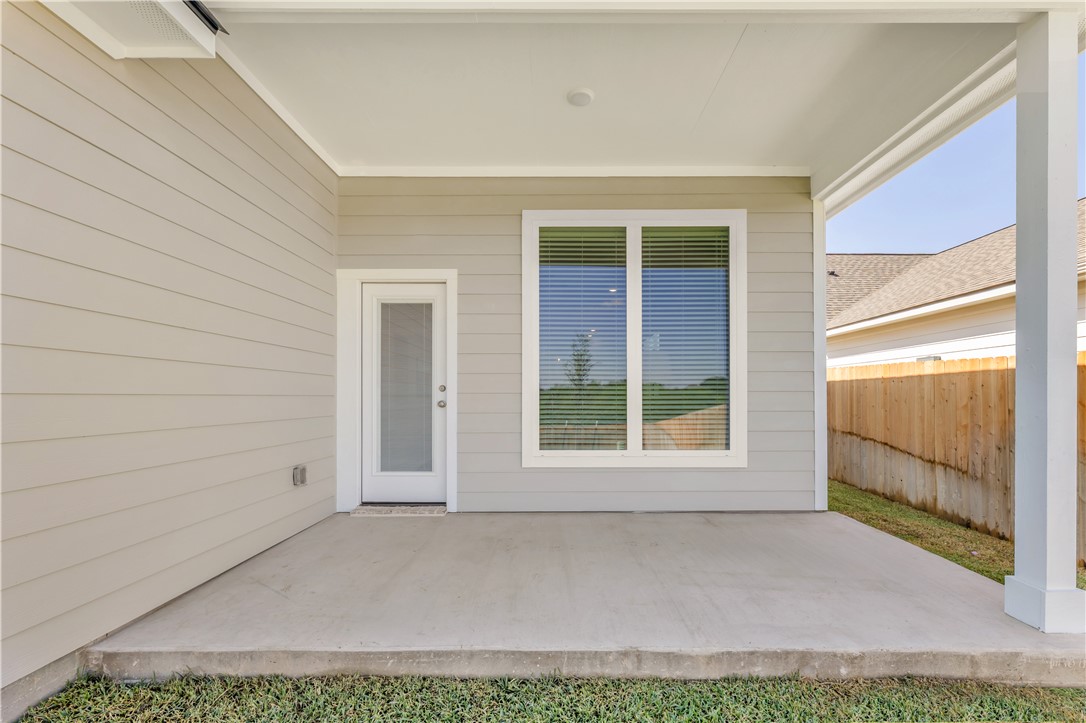 3520 Pointe Du Hoc Drive Bryan, TX 77808 - Photo 35 of 40 Back patio