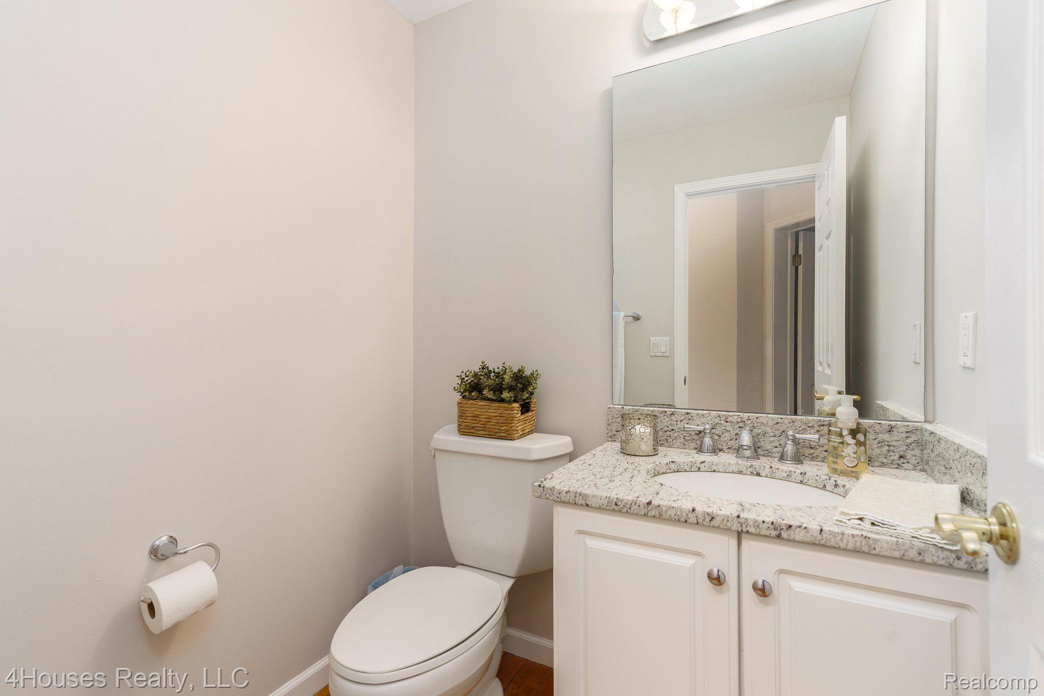30658 Maplewood Circle Farmington, MI 48331 - Photo 28 of 50 Half Bath - 1st Floor