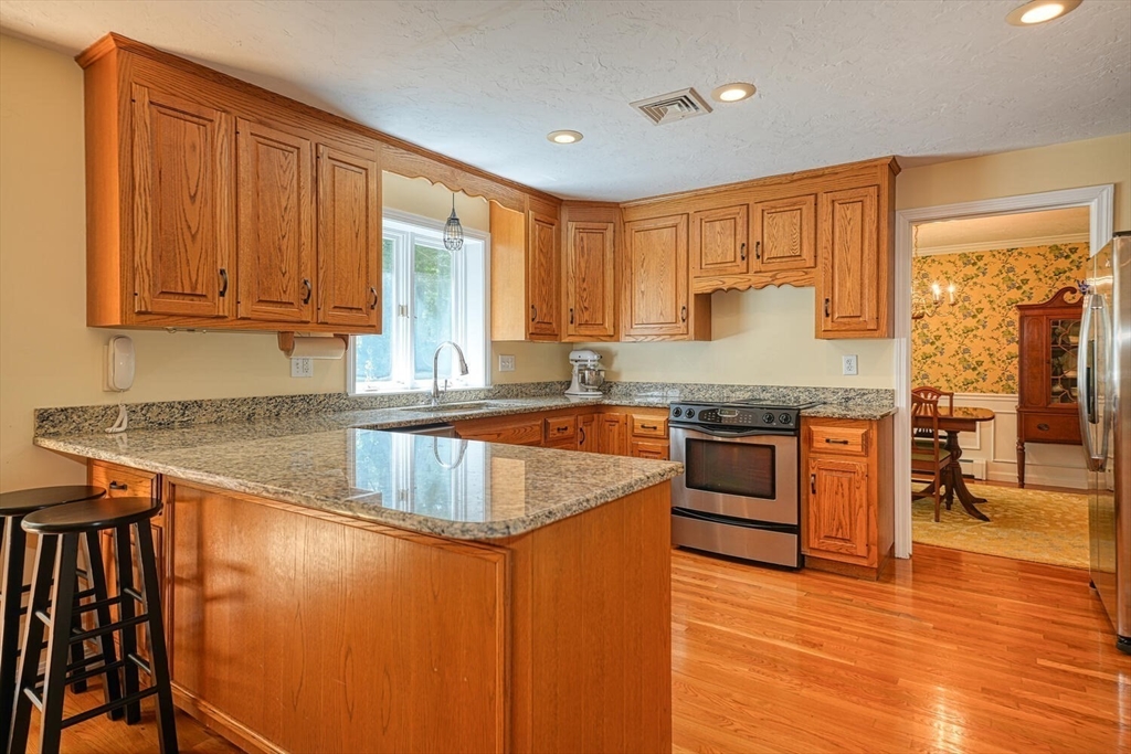 13 Pheasanthill Road Norfolk, MA 02056 - Photo 3 of 32 Gallery Image 3