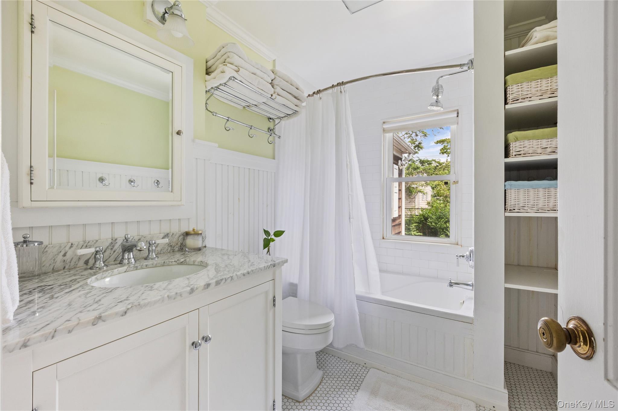 75 Bulson Road Rockville Centre, NY 11570 - Photo 21 of 41