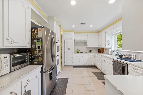 $379,900 | 2405 Burton Drive, Bryan, TX 77802