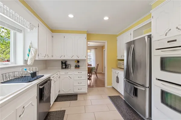 $379,900 | 2405 Burton Drive, Bryan, TX 77802