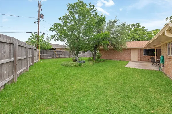 $379,900 | 2405 Burton Drive, Bryan, TX 77802