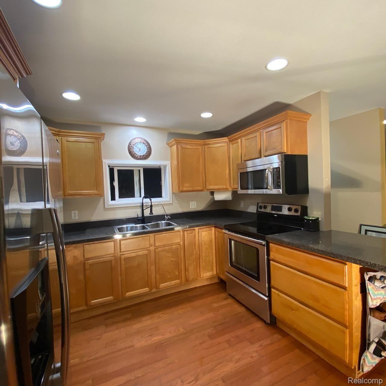 4451 Center Road Linden, MI 48451 - Photo 12 of 17 116022.jpeg