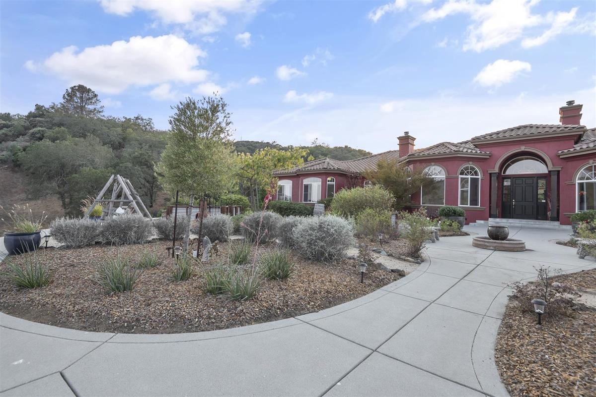 17155 Uvas Road Morgan Hill, CA 95037 - Photo 9 of 53 Gallery Image 9