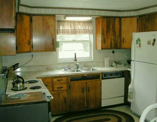 121 Center Church Road Canonsburg, PA 15317 - Photo 2 of 8 Kitchen.