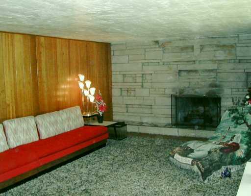 121 Center Church Road Canonsburg, PA 15317 - Photo 3 of 8 Living Room.