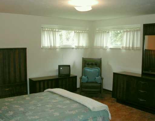 121 Center Church Road Canonsburg, PA 15317 - Photo 4 of 8 Master Bedroom.