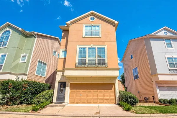 $2,300 | 3302 Clearview Circle, Houston, TX 77025