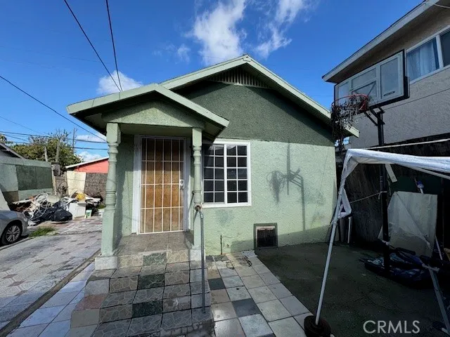 $1,700 | 1159 East 74th Street, Los Angeles, CA 90001