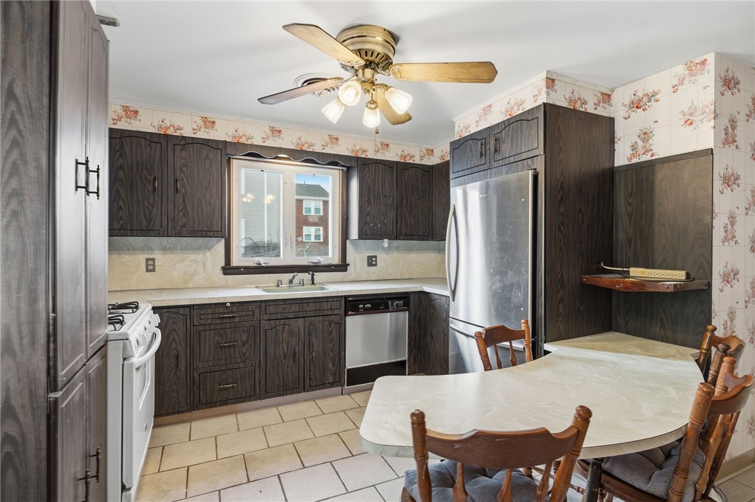 60 Stedman Avenue Pawtucket, RI 02860 - Photo 7 of 44