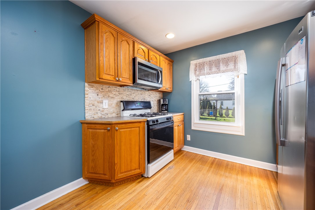 123 Ellington Road Rochester, NY 14616 - Photo 18 of 33