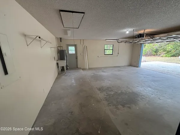 a view of a garage