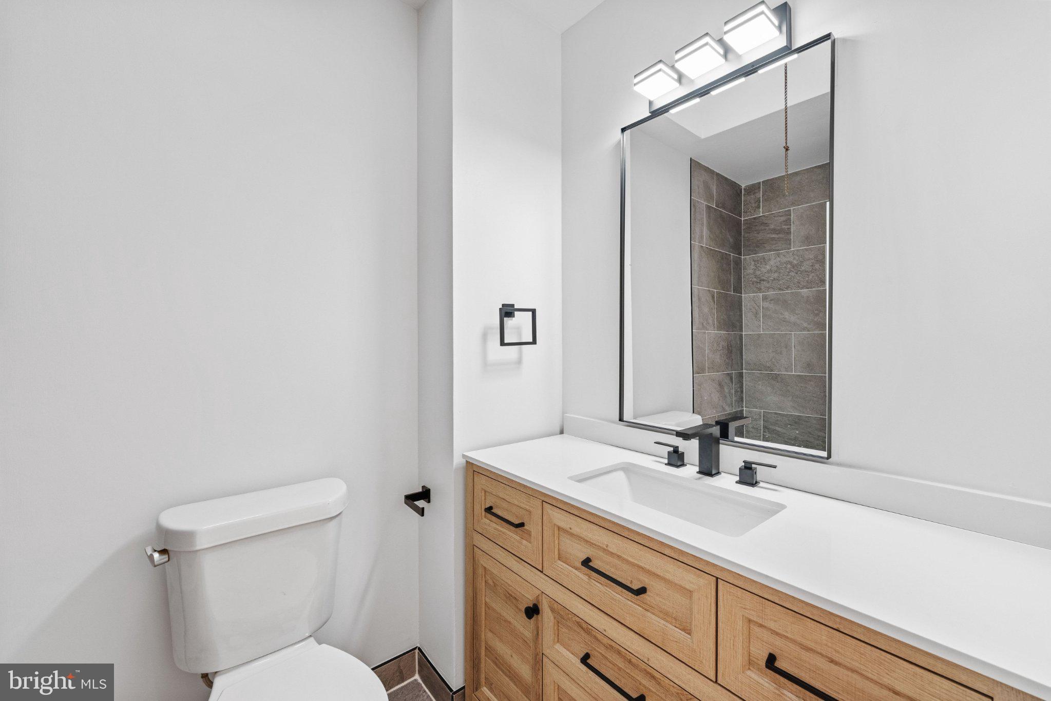 9960 Woodfern Road Philadelphia, PA 19115 - Photo 19 of 29 Gallery Image 19