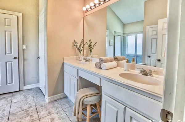 $2,000 | 1112 Walnut Bend, Brenham, TX 77833