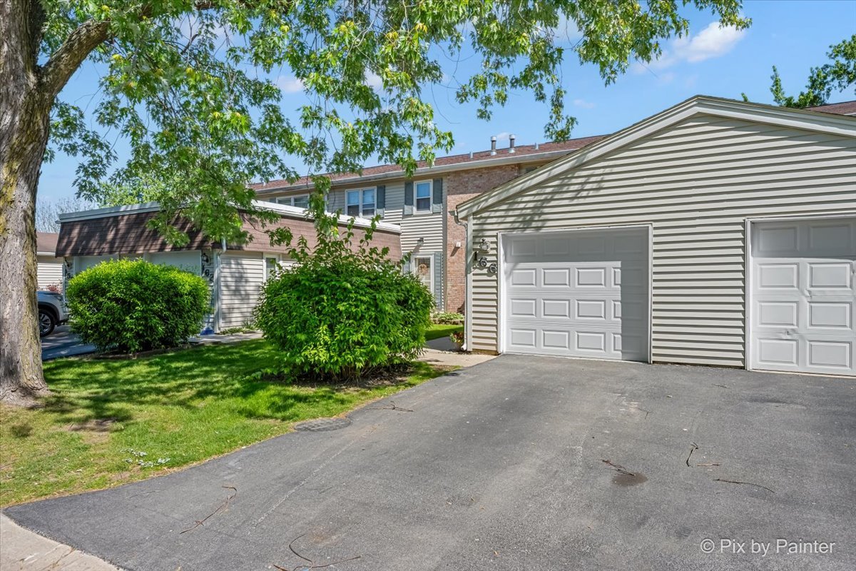 166 Tracy Way Bolingbrook, IL 60440 - Photo 1 of 28 Gallery Image 1