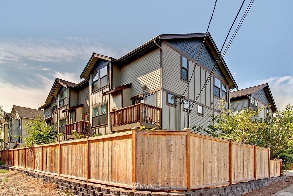 9019 North 91st Street Seattle, WA 98103 - Photo 1 of 25 Gallery Image 1