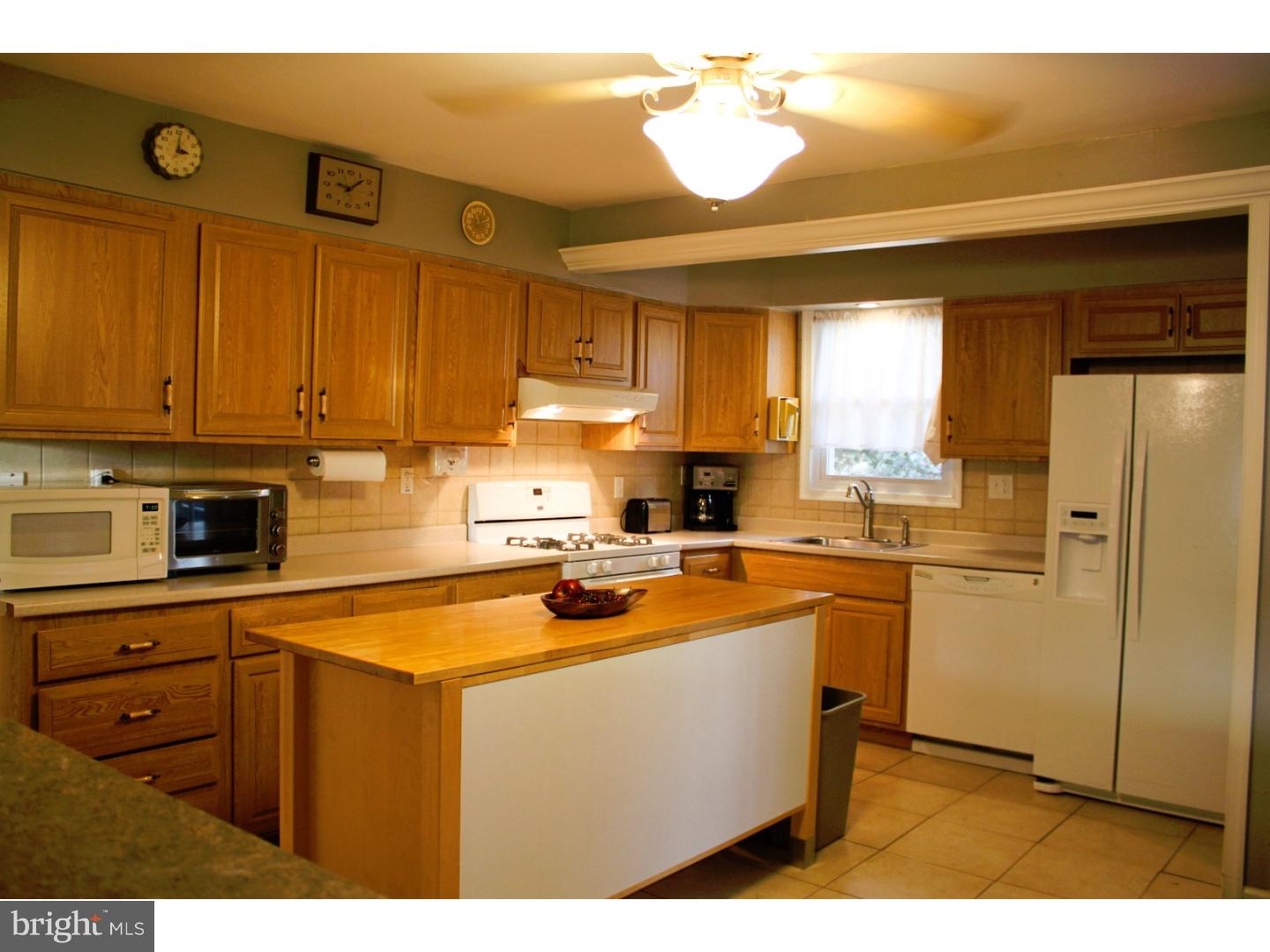 288 Clayton Road Williamstown, NJ 08094 - Photo 2 of 12 Kitchen