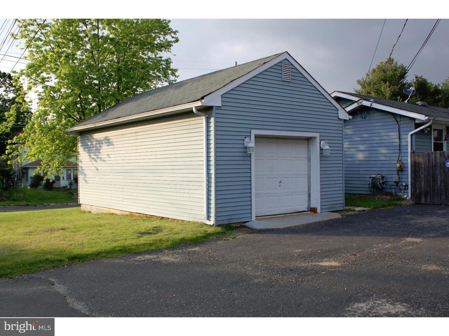 288 Clayton Road Williamstown, NJ 08094 - Photo 4 of 12 Garage