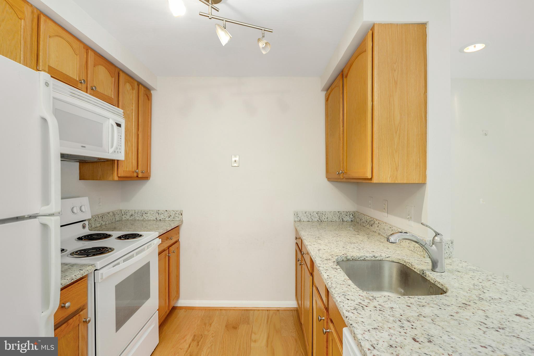 13513 Orchard Drive, Unit 3513 Clifton, VA 20124 - Photo 4 of 30