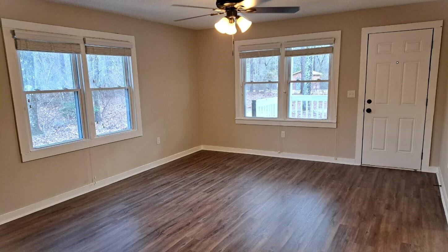 1845 St Matthews Road Swansea, SC 29160 - Photo 5 of 23