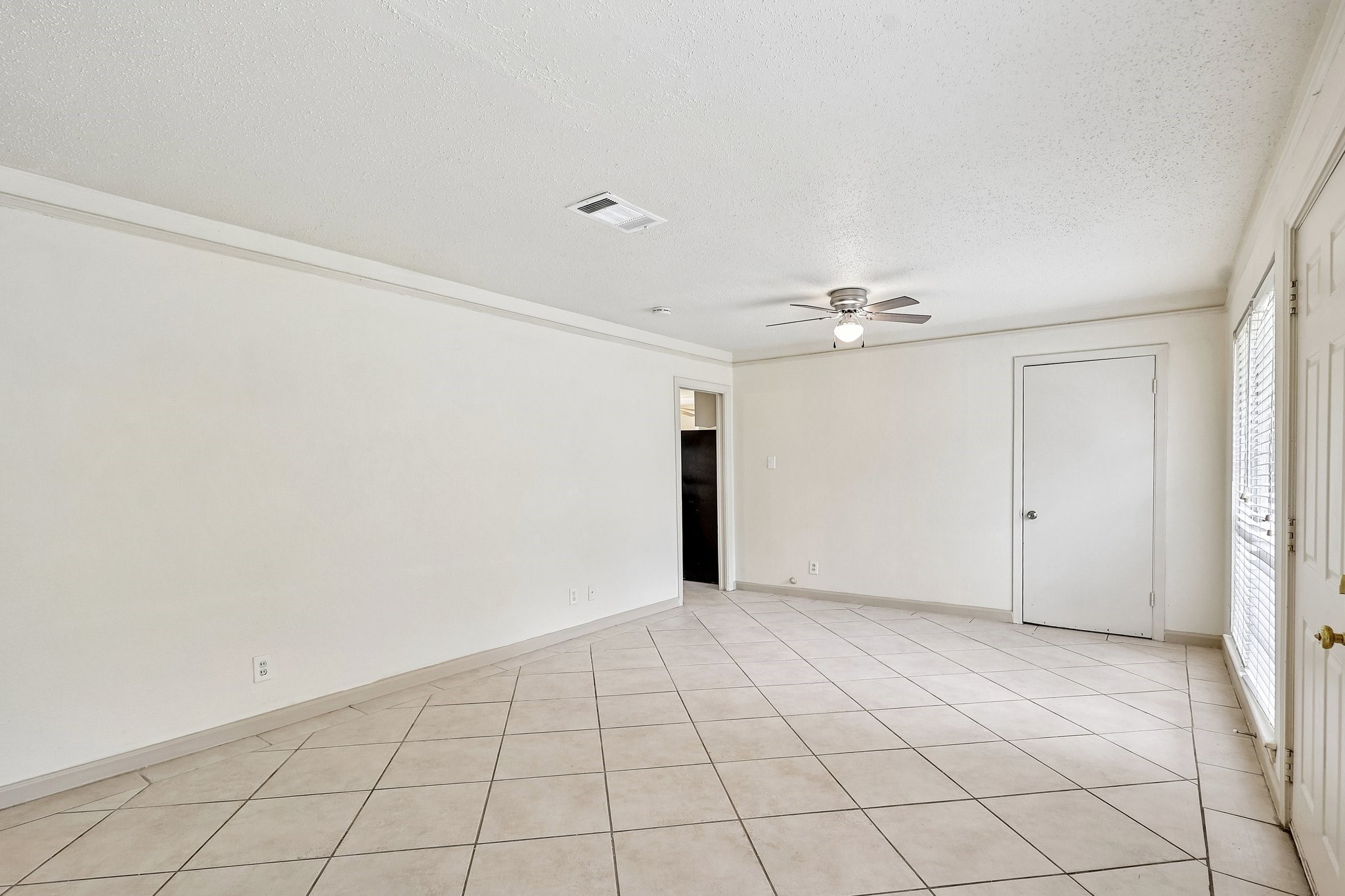 6401 Rowan Lane Houston, TX 77074 - Photo 5 of 21
