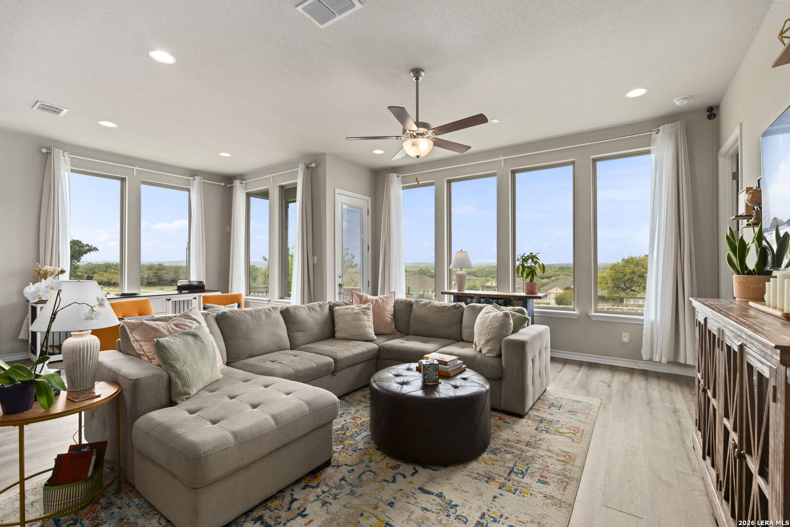 102 Ocotillo Boerne, TX 78006 - Photo 2 of 54