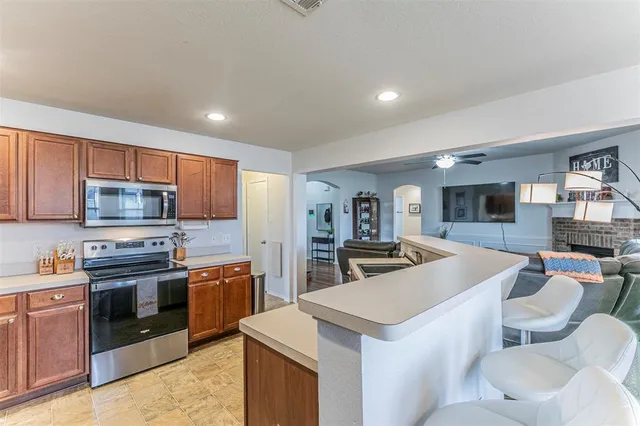 $340,000 | 3433 Charing Cross Road, Midlothian, TX 76065