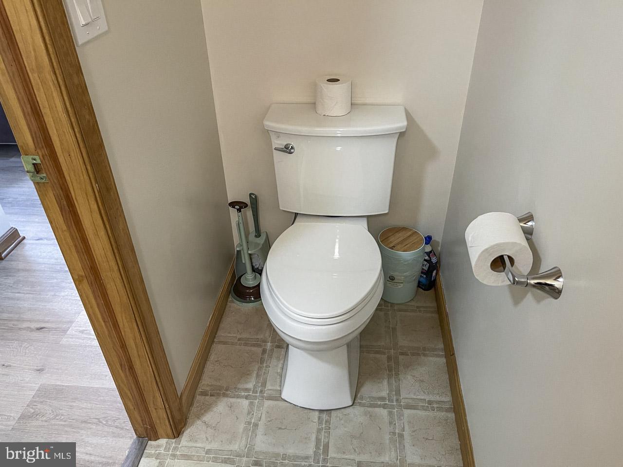 1122 Ranger Trail Pocono Lake, PA 18347 - Photo 20 of 48 Charming, compact bathroom retreat.
