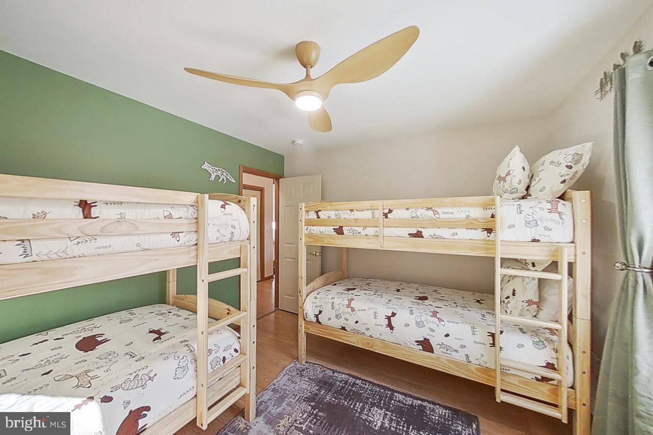 1122 Ranger Trail Pocono Lake, PA 18347 - Photo 33 of 48 Cozy bunk room for adventurous dreams.