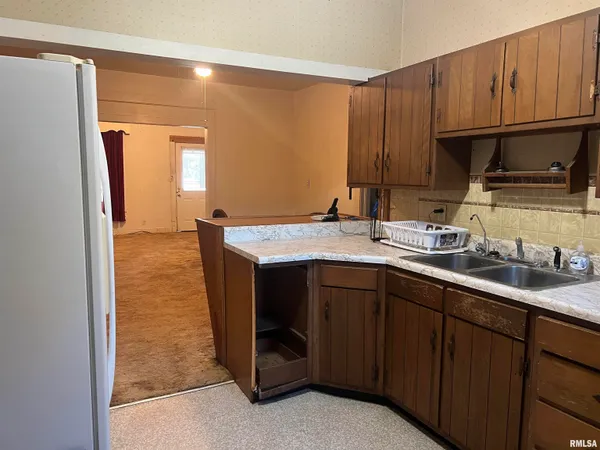 $39,900 | 109 East Laurel Street, Table Grove, IL 61482