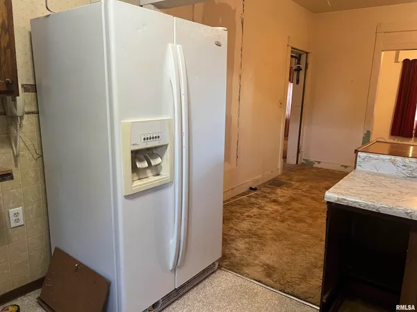 $39,900 | 109 East Laurel Street, Table Grove, IL 61482