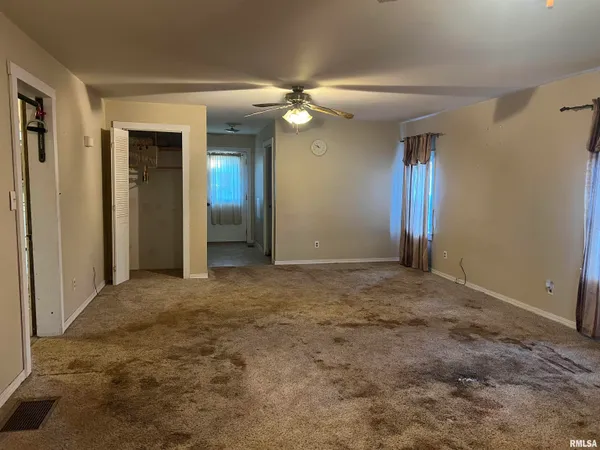 $39,900 | 109 East Laurel Street, Table Grove, IL 61482