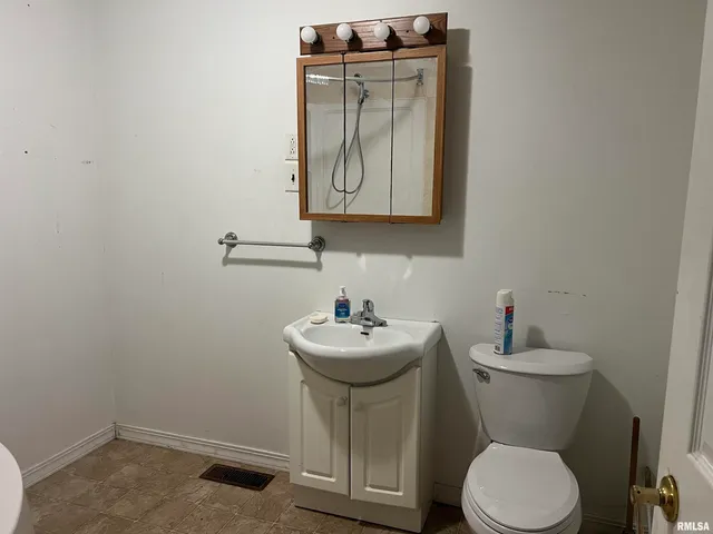 $49,900 | 109 East Laurel Street, Table Grove, IL 61482