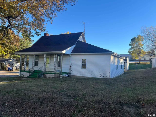 $49,900 | 109 East Laurel Street, Table Grove, IL 61482