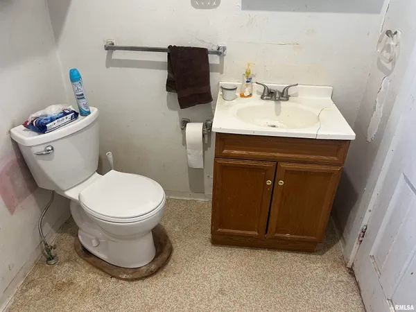 $39,900 | 109 East Laurel Street, Table Grove, IL 61482