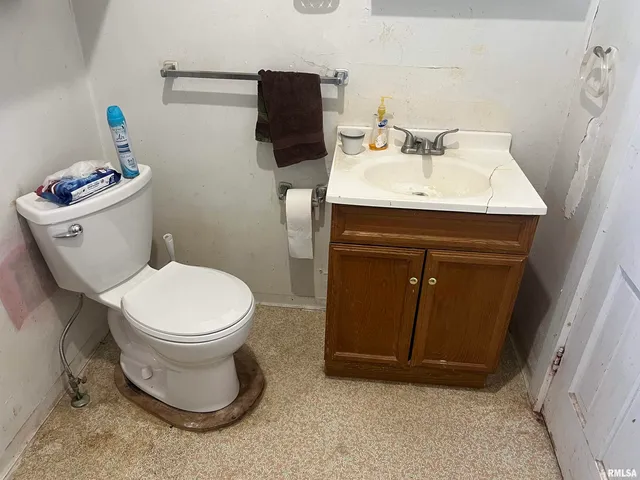 $49,900 | 109 East Laurel Street, Table Grove, IL 61482