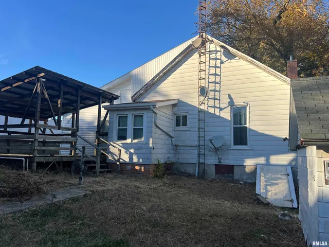 $49,900 | 109 East Laurel Street, Table Grove, IL 61482