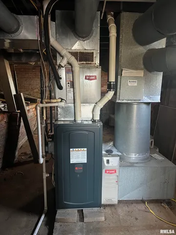 $49,900 | 109 East Laurel Street, Table Grove, IL 61482