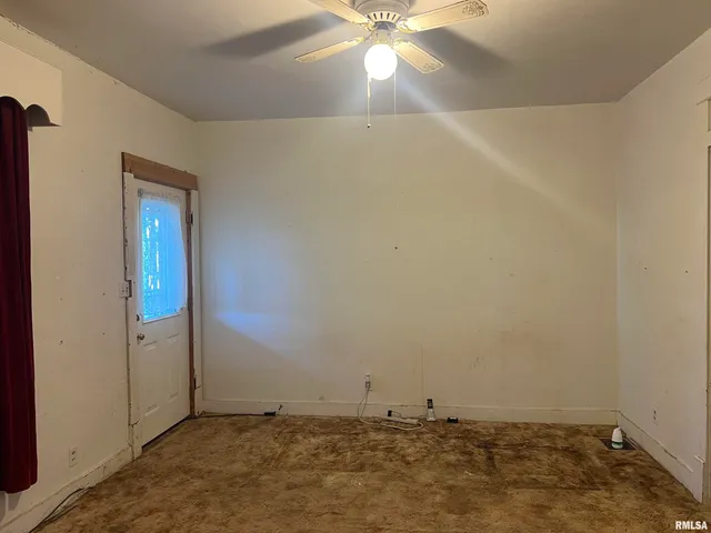 $49,900 | 109 East Laurel Street, Table Grove, IL 61482