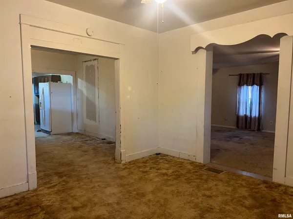 $39,900 | 109 East Laurel Street, Table Grove, IL 61482