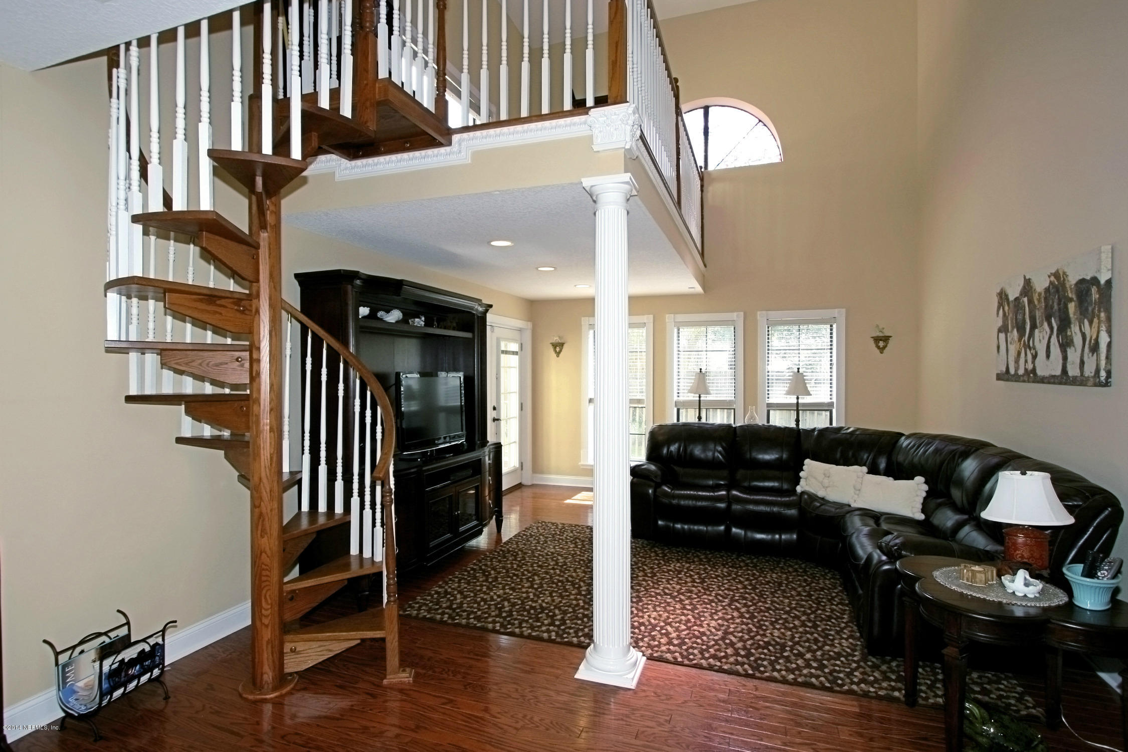 2740 Loretto Road Jacksonville, FL 32223 - Photo 6 of 29 a living room with furniture