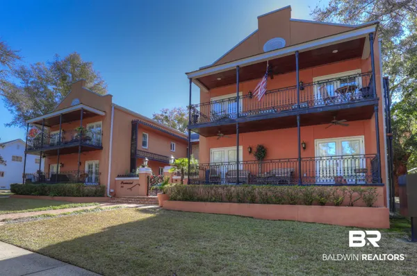 $1,600 | 110 Fairhope Avenue, Unit 2, Fairhope, AL 36532